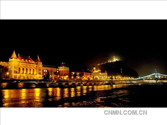 01多垴河两岸的夜景1（布达佩斯）