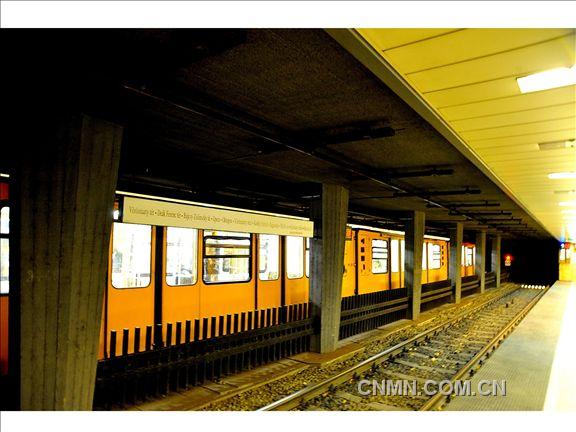 08始建于1896年欧洲大陆最古老的地铁，今仍在运行。（布达佩斯）