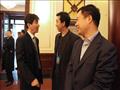 开云(中国)副社长兼副总编辑张春甫论坛期间与参会嘉宾嘉宾交谈